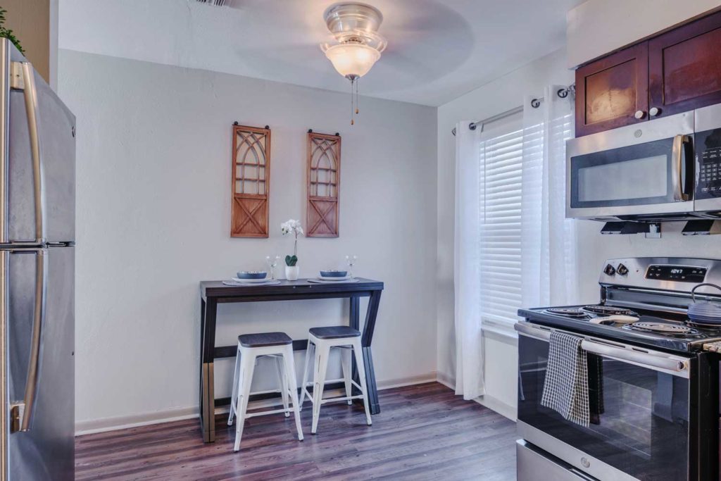 Bryan, TX College Station Texas A&M University; One Two Bedroom Pet Friendly Apartments; Off Campus Living