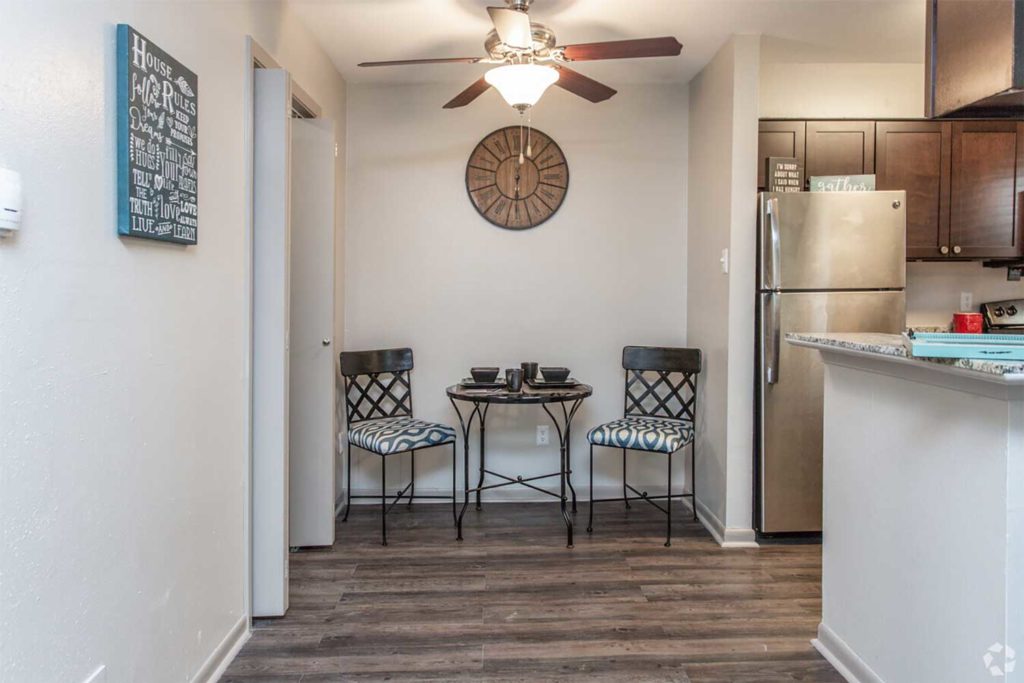 Bryan, TX College Station Texas A&M University; One Two Bedroom Pet Friendly Apartments; Off Campus Living